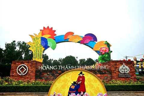 Explore Tet Doan Ngo in Hanoi’s ancient citadel