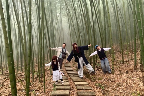 Vietnamese families blend Tet travel trends with enduring traditions