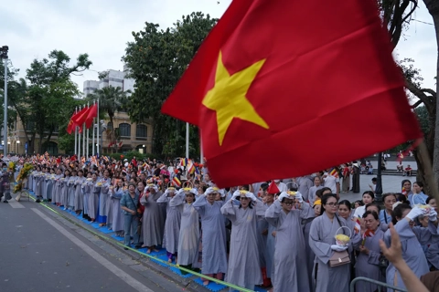 Buddha's sacred relics honored in Hanoi
