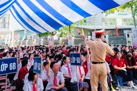 Hanoi pushes safer school gates amid mounting traffic pressure