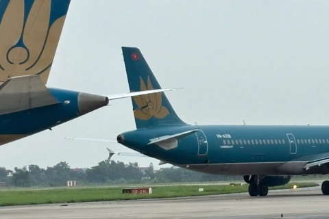 Aircraft collision in Hanoi prompts Vietnam to take immediate action 
