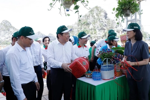 Vietnam acts to reduce plastic pollution