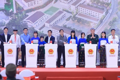 Vietnam breaks ground on 72 boarding schools in border communes
