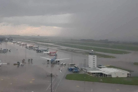 Many flights disrupted as prolonged thunderstorms hit Hanoi
