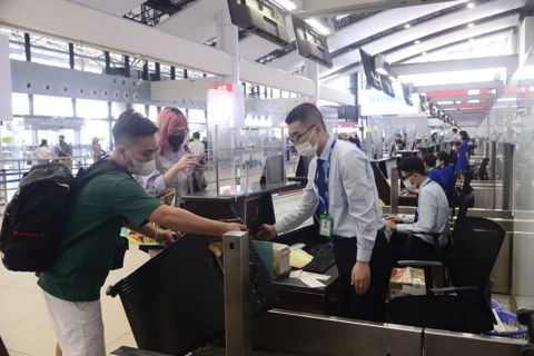 Vietnam to grant visa-free entry to citizens from 12 countries