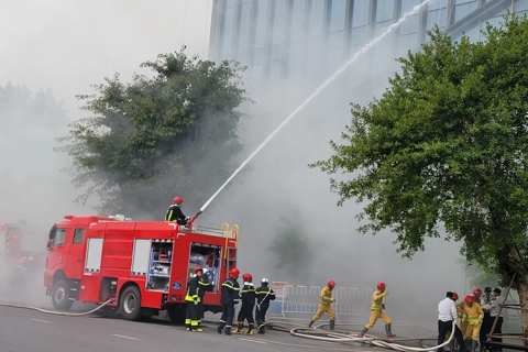 Hanoi tests emergency response in helicopter-equipped firefighting drill