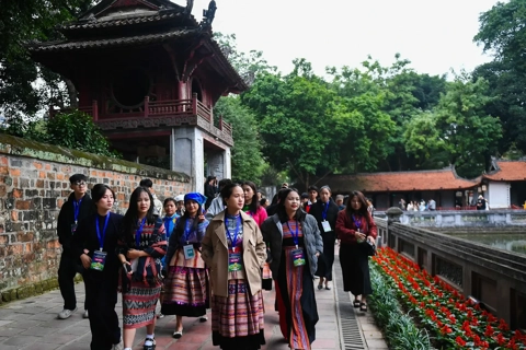 Vietnamese ethnic minority youths urged to remain resilient and ambitious