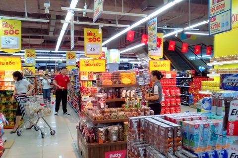 Supermarkets in Hanoi offer extensive holiday promotions