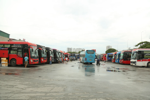 Hanoi to operate more coaches serving 2026 New Year holidays