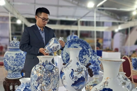 OCOP exhibition in Hanoi's pottery village connects tourism with handicraft products