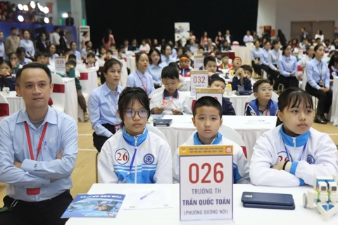 Hanoi launches STEM robotics English festival to nurture future digital citizens
