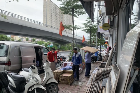 Tet renovation rush strains Hanoi crews, lifts finishing material costs prices