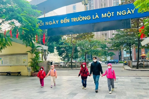 Hanoi suspends in-person classes for younger students as cold wave tightens grip
