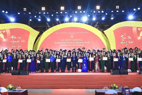 Earnings for scientists and top-tier talents in Hanoi go up 1,000 times