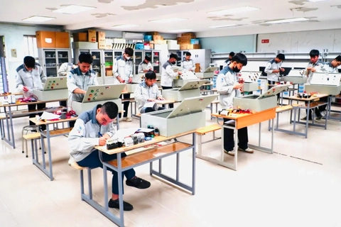 Hanoi selected as headquarters of Vietnam National Multi-Project Wafer Coordination Center