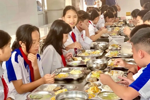 Hanoi to provide subsidized lunches for 770,000 primary students under new policy