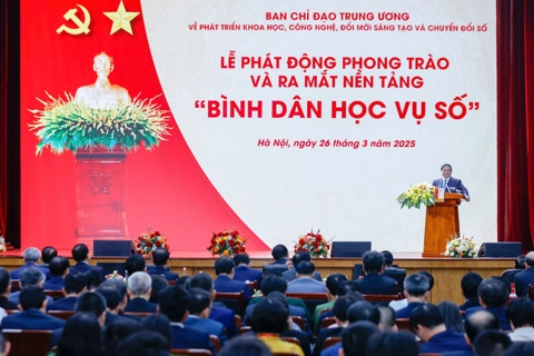 Hanoi runs 'Digital Literacy for All' campaign in every village and neighborhood
