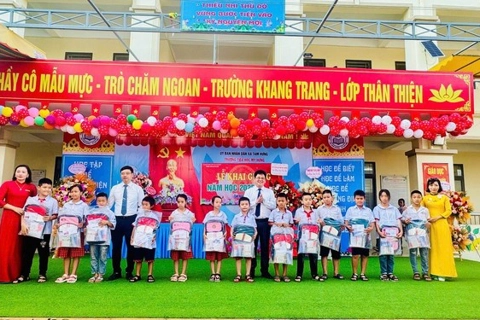 Ấn tượng, vui tươi ngày khai trường ở Tam Hưng