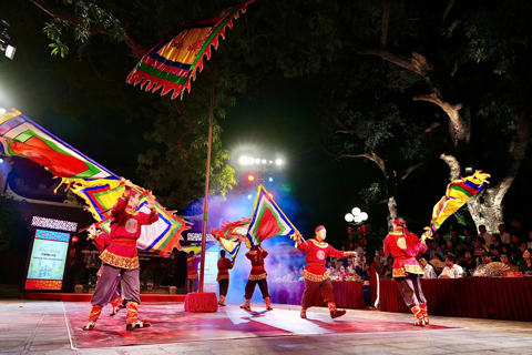 'Bell of Tran Vu' night tour brings sacred heritage to life
