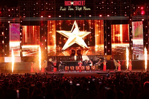 Thousands join Rock Concert “The Heart of Vietnam” at Thang Long Imperial Citadel