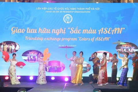"ASEAN Colors" festival highlights Hanoi's milestones, regional commitment