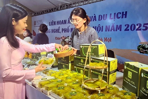 Hanoi’s Traditional Craft Village, Street Food and Tourism Festival attracts 30,000 visitors