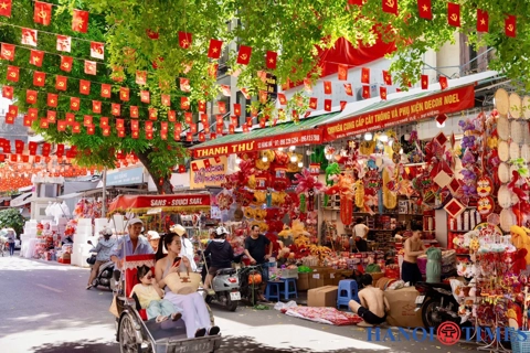 Hang Ma Street illuminates Hanoi with Mid-Autumn Festival magic