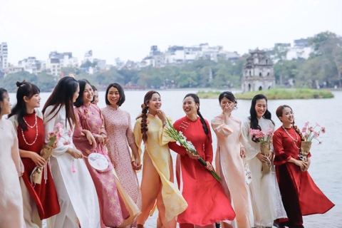 Hanoi’s youth revive tradition in Ao Dai as Tet approaches