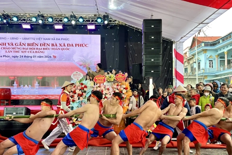 Hanoi’s bamboo tug-of-war brings warmth to winter days