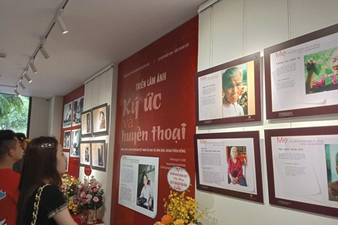 Photojournalist's lifelong commitment to portraying 2,000 heroic Vietnamese mothers