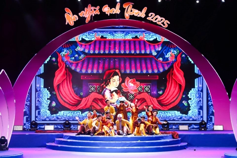 Economic & Urban Newspaper hosts filial piety tribute amid national celebrations