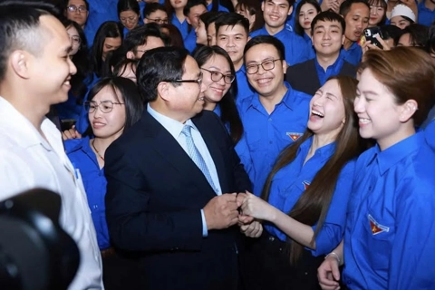 Prime Minister praises music video Bac Bling at youth meeting
