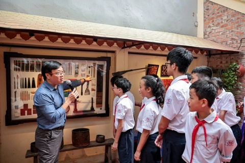 “Sac Son” exhibition: A tribute to traditional Vietnamese lacquer art 