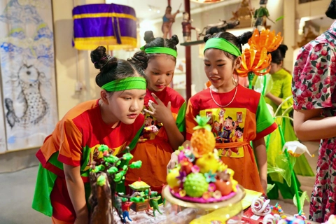 To he: a taste of tradition in today’s Mid-Autumn Festival
