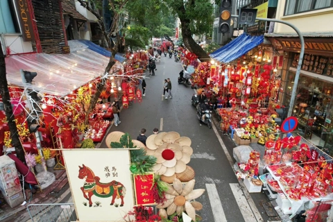 Hanoi offers free transport and parking for Tet