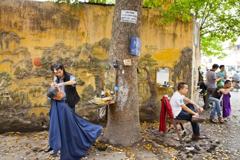 Hanoi exhibition highlights Catherine Karnow’s portraits of a changing Vietnam