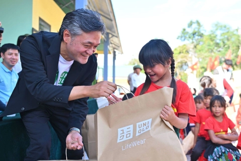 Bringing warmth to Quang Tri residents through “The Heart of LifeWear” Initiative