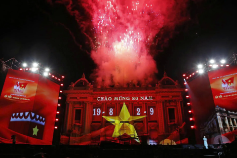 Opera House, Turtle Tower, Sword Lake transform into light show stage