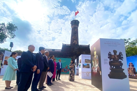 Exhibition highlights Vietnam's cultural heritage from tradition to modern life
