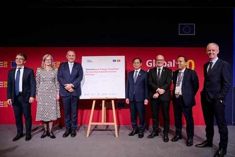 EU provides Vietnam with $500 million for hydropower project, aiming at energy transition
