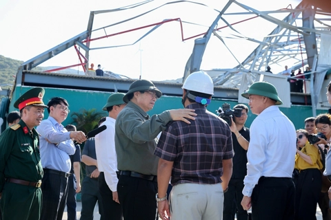 Government leader pledges full support for Gia Lai Province after severe flooding