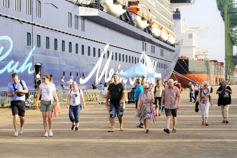 Some 11 million international arrivals to Vietnam in H1/2025