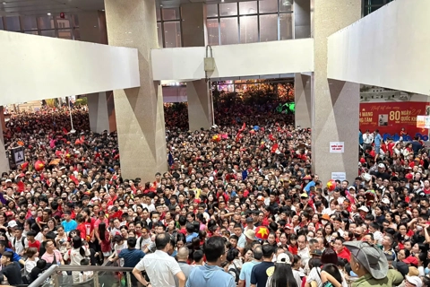 Hanoi metro line posts record ridership during National Day holiday
