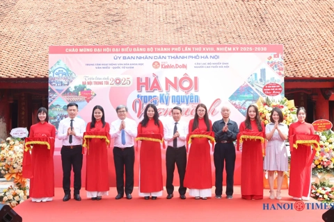 International visitors express great interest in the “Hanoi in My Heart” exhibition