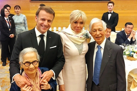 Vietnamese professors awarded highest French rank of honor