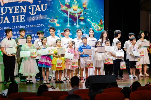 “Under the light – the summer voyage” lights up musical dreams of youth