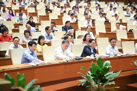 Lawmakers pass constitutional amendment for two-tier local government