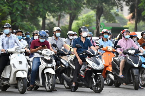 Hanoi urged to balance interests in gasoline motorbike ban