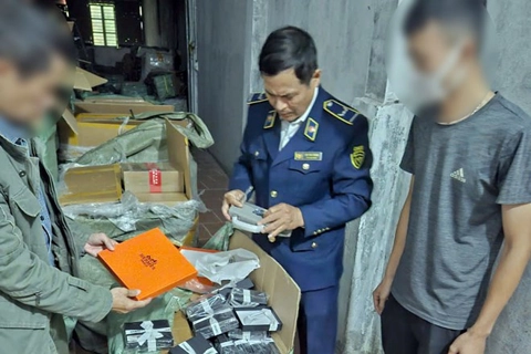 Hanoi seizes more than 1,600 counterfeit luxury handbags