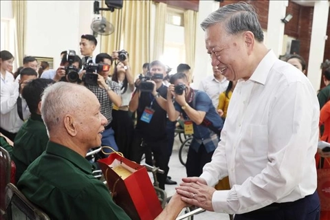 State grants cash gifts to social protection groups ahead of major occasions
